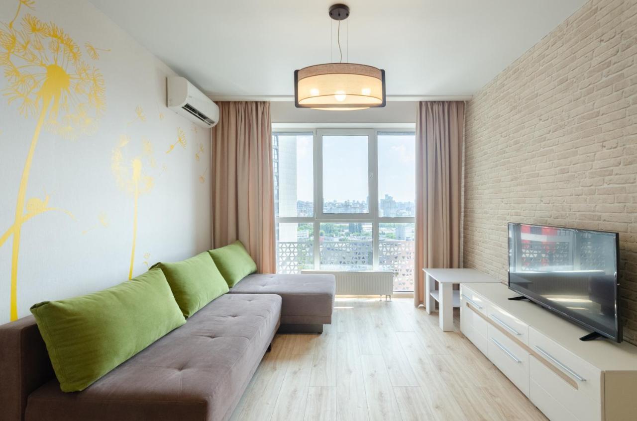 Petrovdom 41B-59B-90B-77B Stunning City View Apartments At Rc Kvartet, Central Railway Station Kiev Exterior foto