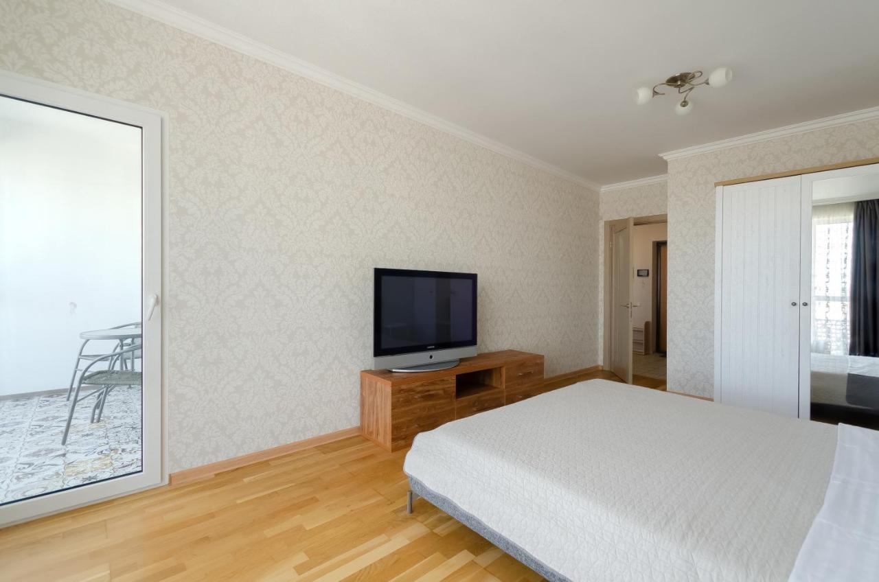 Petrovdom 41B-59B-90B-77B Stunning City View Apartments At Rc Kvartet, Central Railway Station Kiev Exterior foto